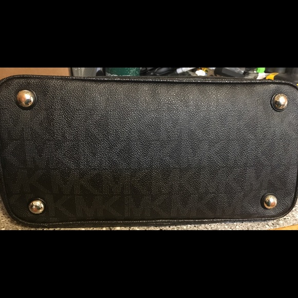 Michael Kors handbag - Picture 4 of 8